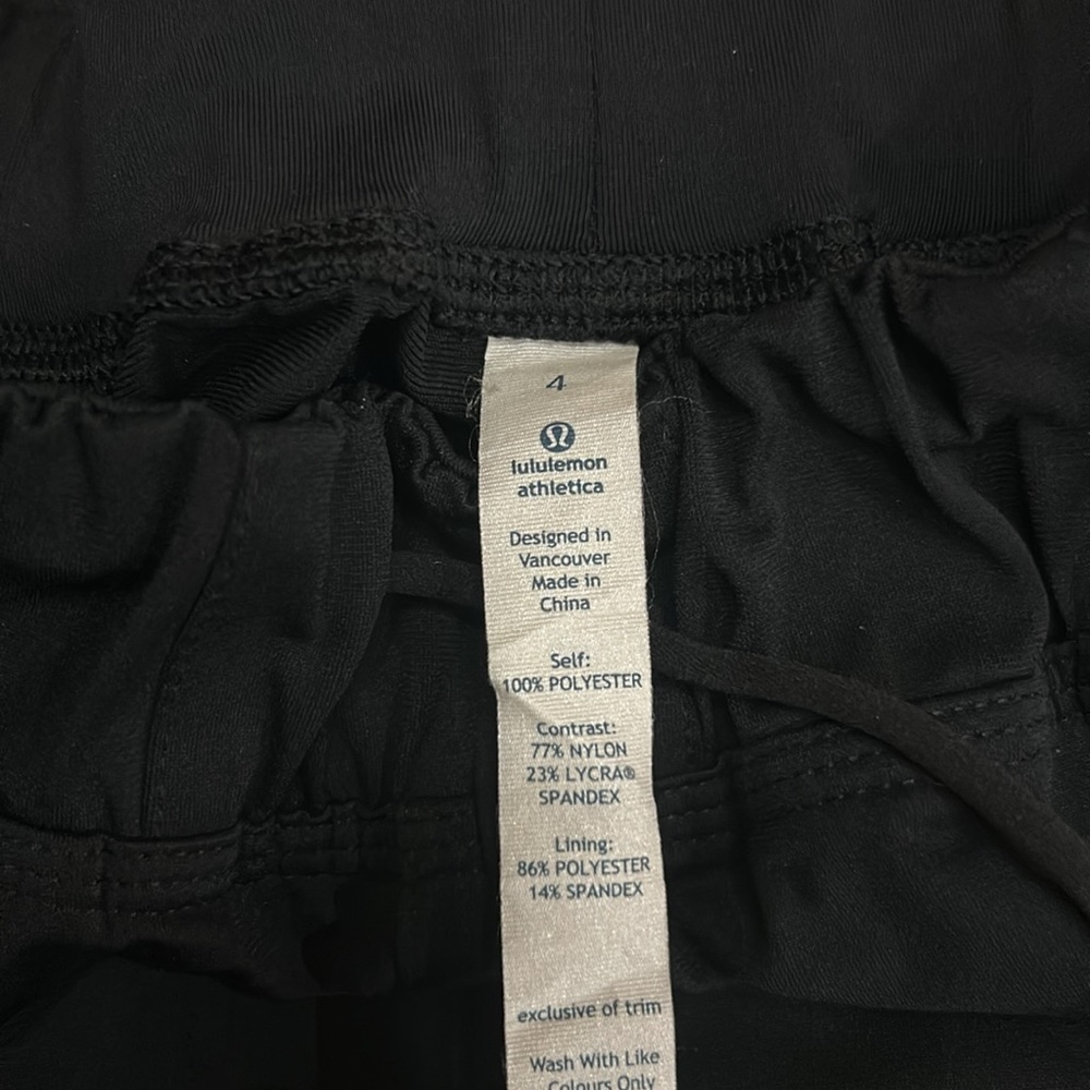 Black lululemon cuffed shorts size 4 - inseam 2.5 inches - Picture 4 of 4